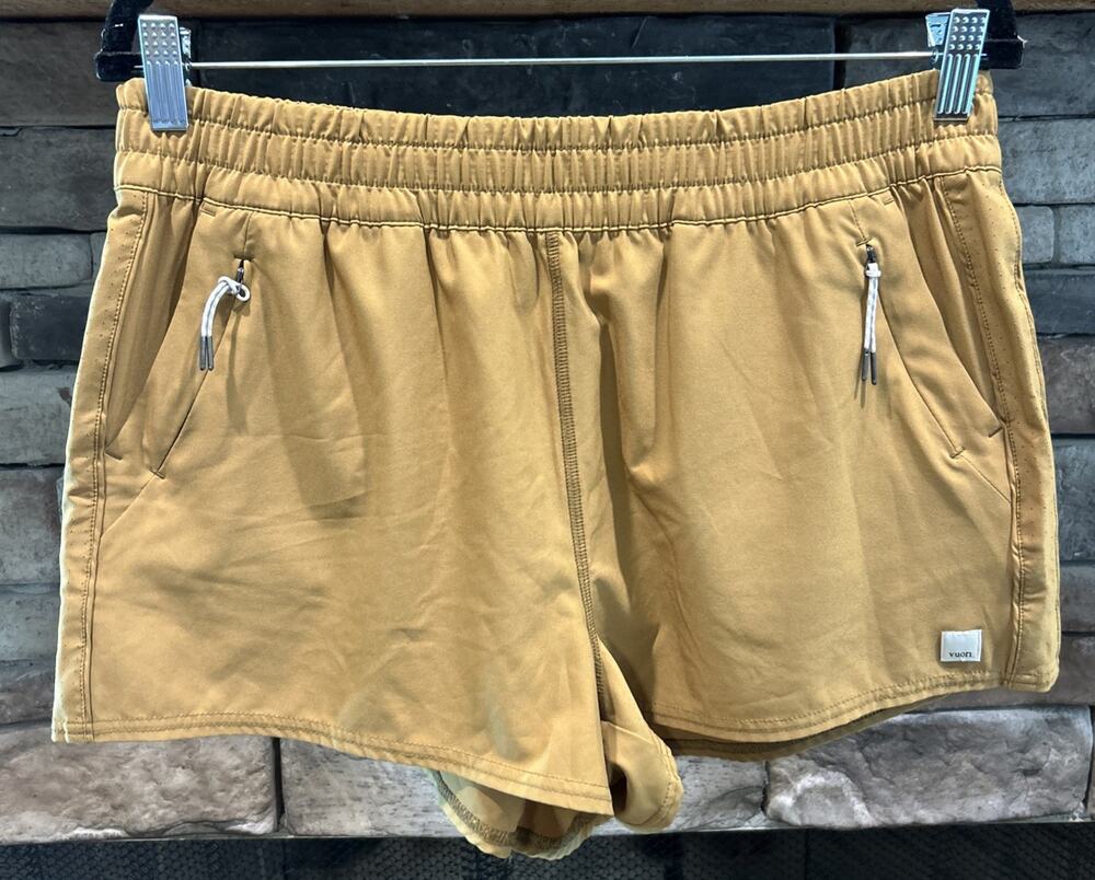 Women’s VUORI Camel / Khaki DASH Shorts Size XL *A1